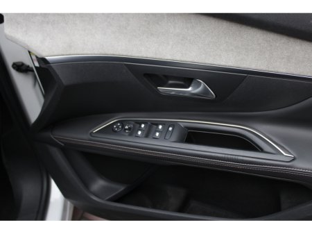 2018 Peugeot 5008 - thumbnail 10