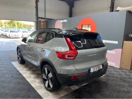 2023 Volvo XC40 - thumbnail 4