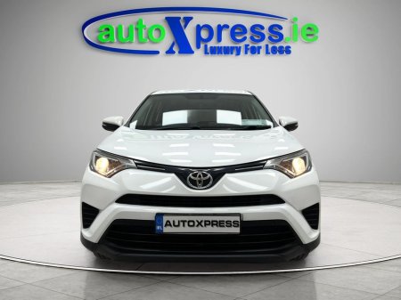 2017 Toyota Rav4 - photo 3