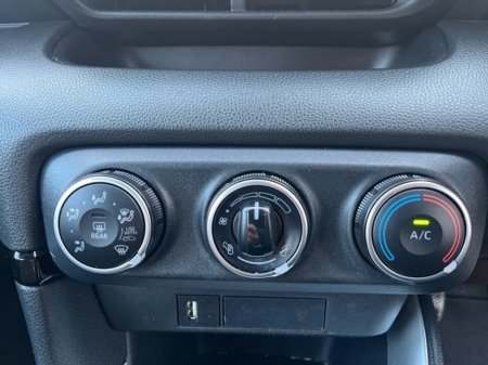 2021 Toyota Yaris 1.0 LUNA 4DR thumbnail