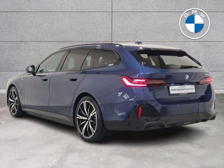 2025 BMW 5 Series - view 2