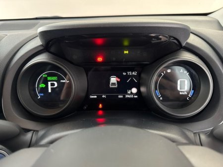 2023 Toyota Yaris HYBRID LUNA SPORT €24,950 thumbnail