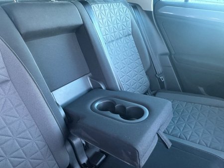 2023 Volkswagen Tiguan 2.0 TDI 122HP Life €34,895 thumbnail