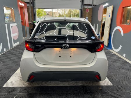 2020 Toyota Yaris - thumbnail 3