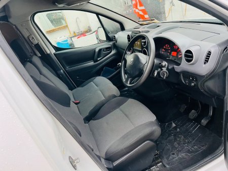 2017 Peugeot Partner  €6,450 thumbnail