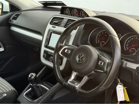 2016 Volkswagen Scirocco 1.4 TSI BLUEMOTION 125PS 3DR €12,950 thumbnail
