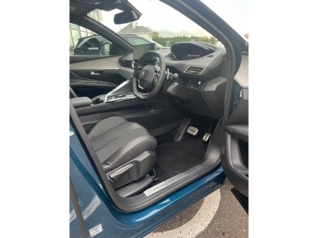 2025 Peugeot 5008 1.5 BlueHDi 130bhp Allure Auto thumbnail