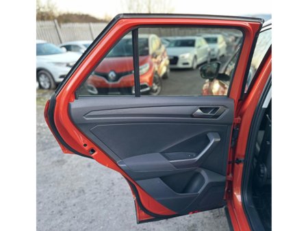 2020 Volkswagen T-Roc 2.0 Diesel TDI Style Design Package Low Mileage €24,995 thumbnail