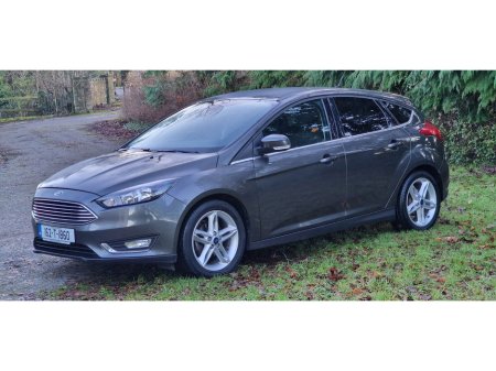 2016 Ford Focus - thumbnail 2
