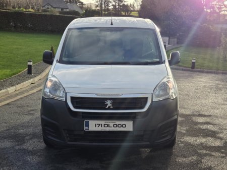 2017 Peugeot Partner  €7,950