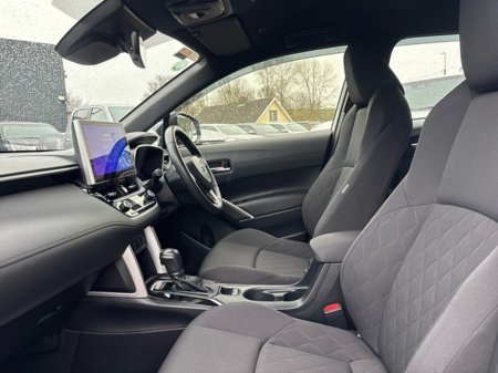 2024 Toyota Corolla Cross CROSS LUNA 1.8 €34,000 thumbnail