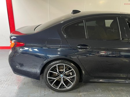 2022 BMW 5 Series - thumbnail 3