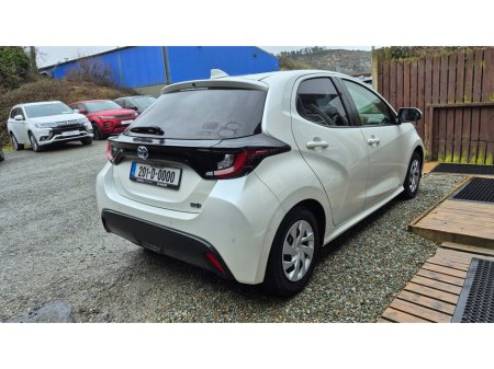 2020 Toyota Yaris X-pack Hybrid Automatic €14,950 thumbnail