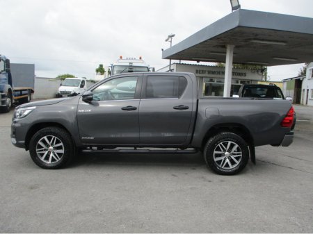 2020 Toyota Hilux 2.4 TD INVINCIBLE X CREWCAB €34,959