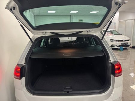 2015 Volkswagen Golf  €13,995 thumbnail