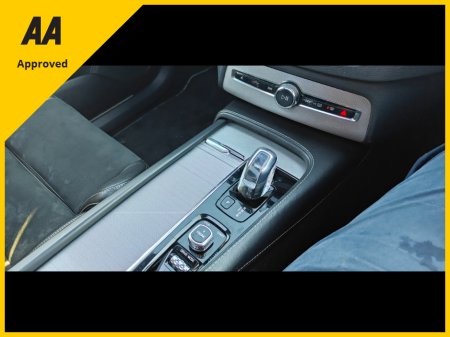 2017 Volvo XC90 2.0 TD T8 R-DESIGN TWIN E ENGINE 5DR AU €29,950 thumbnail