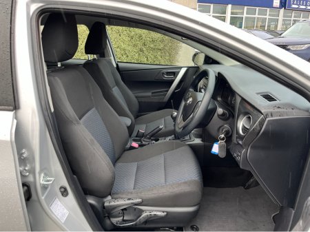 2014 Toyota Auris TERRA 1.3 PETROL //LOW MILES// thumbnail