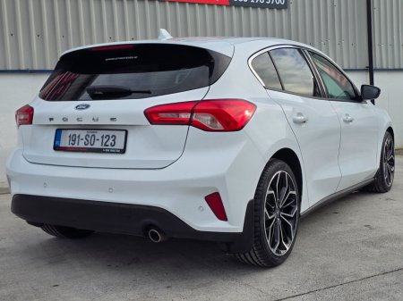 2019 Ford Focus - thumbnail 14