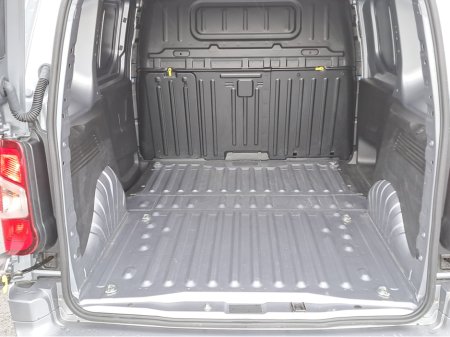 2025 Opel Combo SPORTIVE L1H1 1.5TD 100BHP **REVERSING CAMERA** €19,919 thumbnail