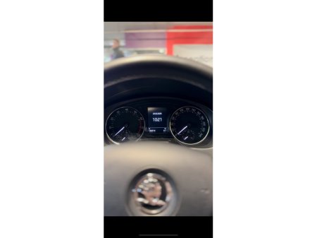 2016 Skoda Rapid 1.2TSI 110HP AMBITION €9,950 thumbnail