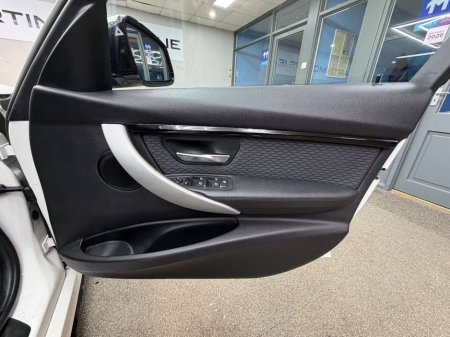 2017 BMW 3 Series - thumbnail 33