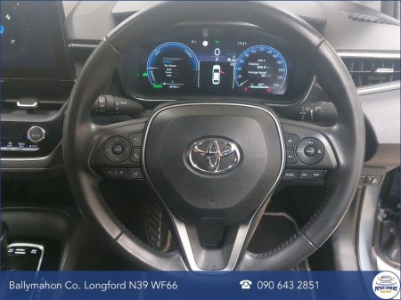 2024 Toyota Corolla 1.8 Hybrid Luna Saloon €29,900 thumbnail
