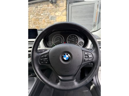 2017 BMW 3 Series - thumbnail 11