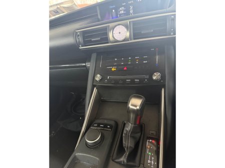 2017 Lexus IS 200 - thumbnail 6