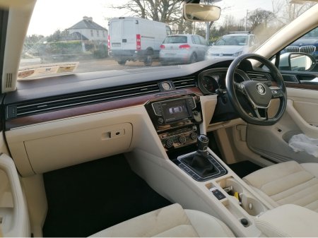 2015 Volkswagen Passat HIGHLINE 2.0 TDI MANUAL 6SPEED FWD 150HP 4DR €12,450