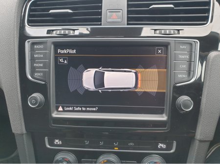 2014 Volkswagen Golf - thumbnail 14