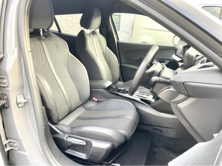 2024 Peugeot 2008 E2008 GT-LINE 50KWH 136BHP AUTO 5DR HATCHBACK €24,950 thumbnail