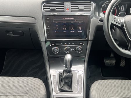 2018 Volkswagen Golf 2018 Volkswagen Golf 1.2 TSI Automatic €17,950 thumbnail