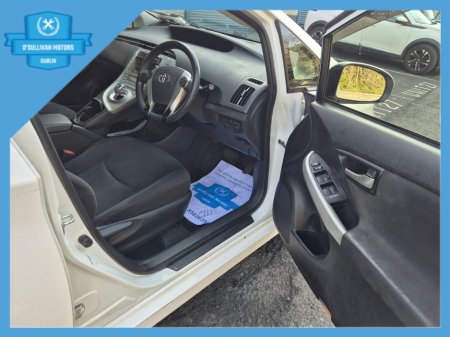 2015 Toyota Prius - thumbnail 11