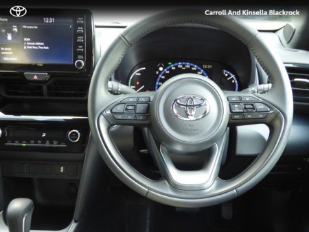 2022 Toyota Yaris Cross Hybrid Luna Sport €28,950 thumbnail