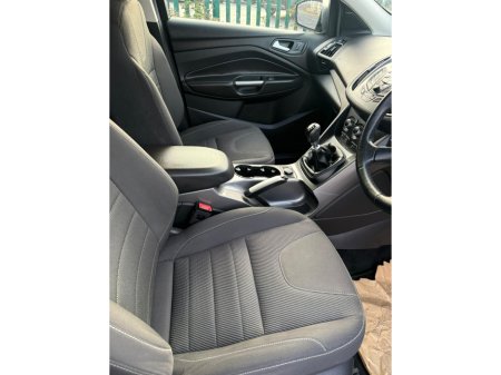 2015 Ford Kuga ZETEC 2.0 TD120 S6 M6 FWD €10,950 thumbnail