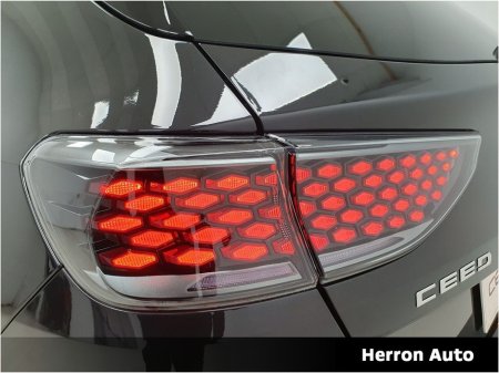 2025 Kia Ceed 1.0 GT Line Petrol €28,900 thumbnail