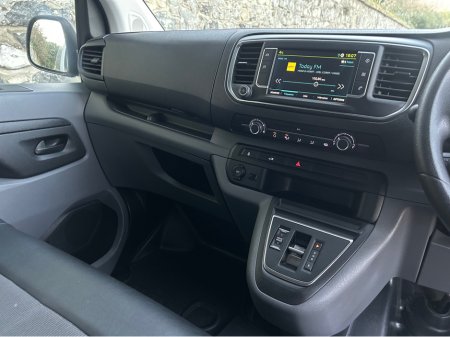 2022 Peugeot Expert EACTIVE STANDARD 100KW 50KWH 4 €14,950 thumbnail