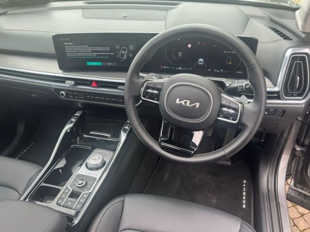 2024 Kia Sorento KIA SORENTO SEM PHEV €55,950 thumbnail