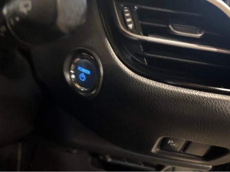 2023 Toyota C-HR HYBRID SOL 4DR AUTO €24,499 thumbnail