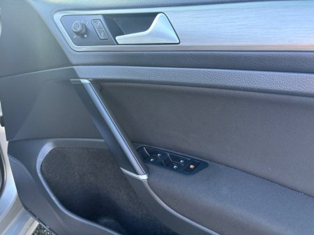 2017 Volkswagen Golf 1.2TSI 3DR 85HP Trendline €12,900 thumbnail