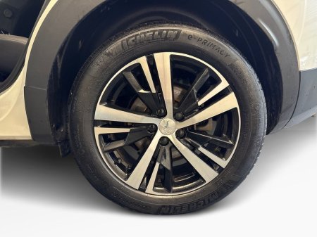 2024 Peugeot 3008 - thumbnail 5