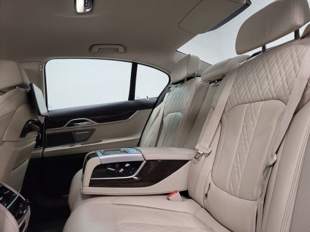 2020 BMW 7 Series - thumbnail 28