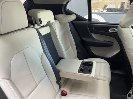 2020 Volvo XC40 - thumbnail 13