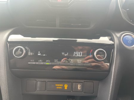 2024 Toyota Yaris - thumbnail 14