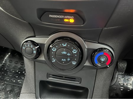 2015 Ford Fiesta ZETEC 1.2 PETROL €8,950 thumbnail