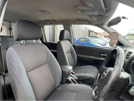 2010 Isuzu Rodeo - thumbnail 11