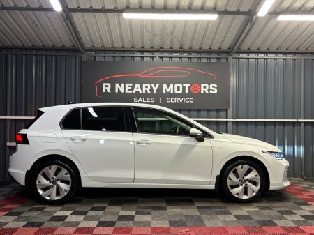 2025 Volkswagen Golf GOLF EDITION 75 2.0 TDI 116HP €33,950 thumbnail