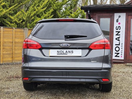 2017 Ford Focus - thumbnail 9