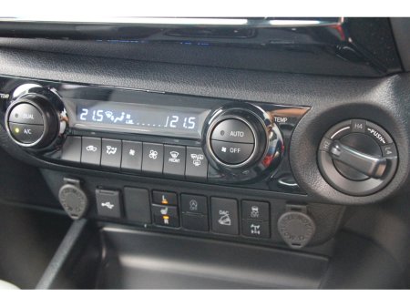 2025 Toyota Hilux - thumbnail 22