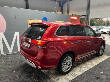 2018 Mitsubishi Outlander - view 2